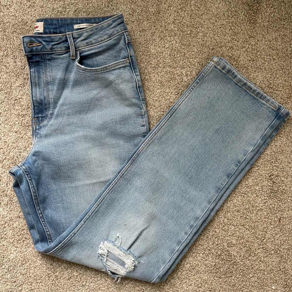 Women’s Wrangler High Rise True Straight Fit Jeans with Distressed Knees